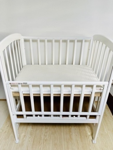 カトージハイポジションミニベビーベッド(白)