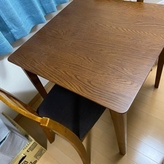 【急ぎ】ダイニングテーブル　椅子×2付き