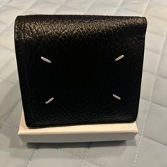 メゾンマルジェラの二つ折り財布