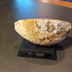 番号K001　 Agate Geode 晶洞・めのう：Agate