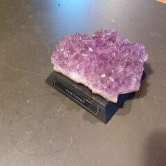 K003　アメジストamethyst紫水晶 (むらさきすいしょう)