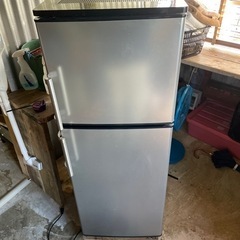冷蔵庫あげます。2018年製   136L