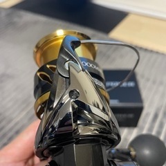 20 ツインパワー　シマノ　4000MHG    美品