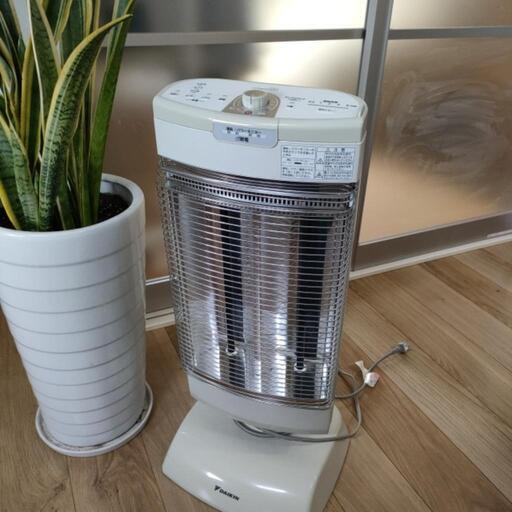 DAIKIN ダイキン遠赤外線暖房機 セラムヒート ERFT11US-W ダイキン 遠 