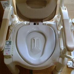 未使用★ポータブルトイレ　安寿　FX-CP　はねあげ　ちびくまくん　暖房便座　快適脱臭　キャスター付