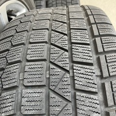 スタッドレスタイヤ　235/50r18