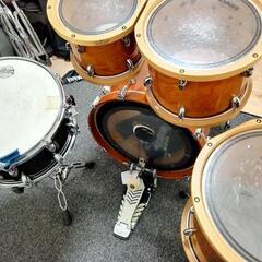 YAMAHA製のオークカスタムドラムセット