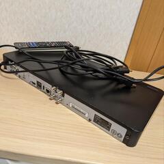 TOSHIBA REGZA DBR-Z510 レグザブルーレイ

動作確認済み　付属品一式揃っておりますのでテレビがあればすぐに使用できます。


付属品は
本体
カード
HDMIケーブル
リモコン
　でございます。
