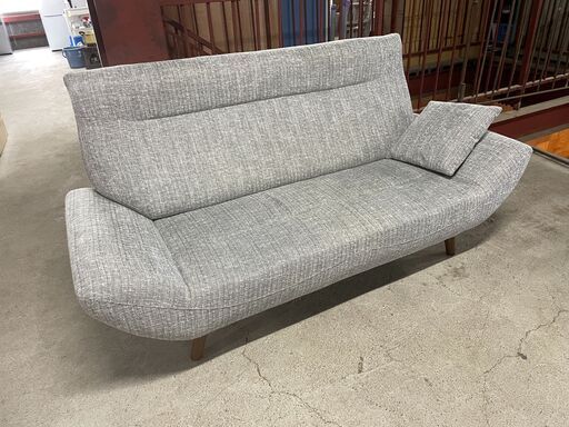 【美品】二人がけソファー グレー系 クッション付き 脚付き お洒落 人気 早い者勝ち！ 引取歓迎 配送OK