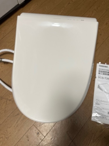 TOSHIBA 温水洗浄便座　開けただけ