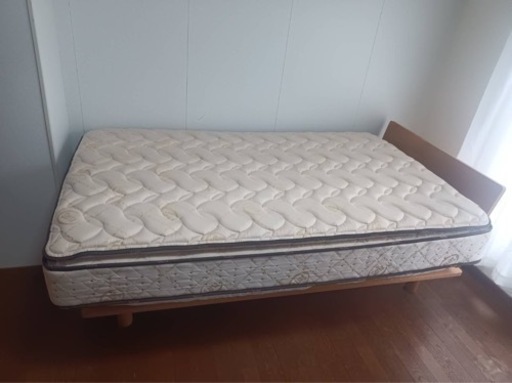 ✨激安価格✨定価22万5500円⚠️試し乗りのみ‼️新品 未使用品✨高級マットレス‼️Serta⚠️ライトブリーズ✨サータ‼️セミダブル✨SD