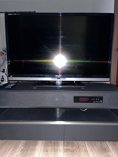 40インチ液晶テレビ、スピーカー内蔵テレビデッキ付き