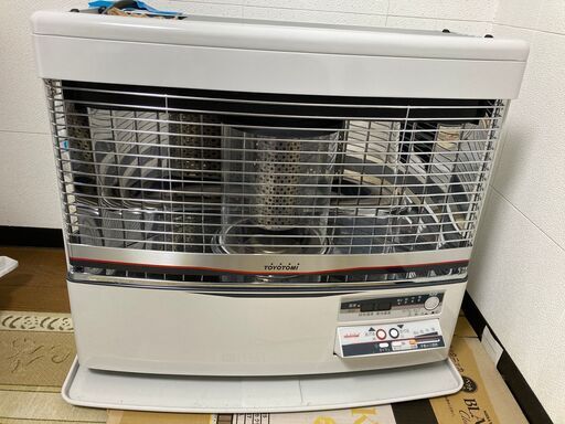 美品TOYOTOMI 煙突式石油ストーブ 2021年製 HR-650K　木造～17畳 鉄筋～27畳 燃焼確認済