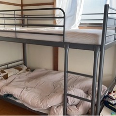 IKEA2段ベッド（マットレス2枚付き）