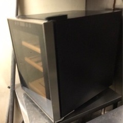 ワインクーラー美品‼️ワインセラー12本収納