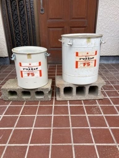 昭和レトロ　大小　缶セット
