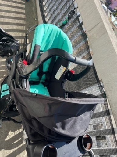 ベビーカーとチャイルドシートです