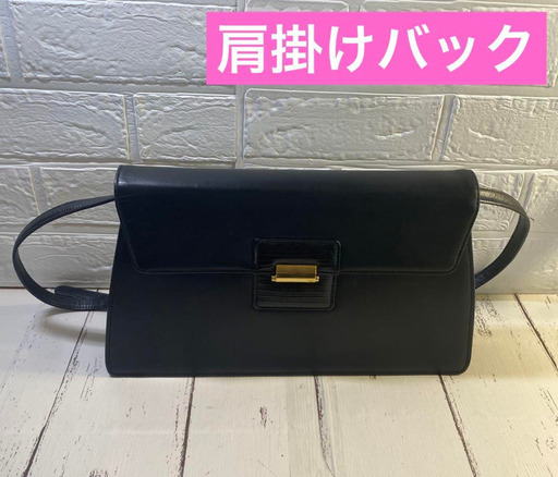 ショルダーバック シンプル ブラック 肩掛けバック レザー おしゃれ