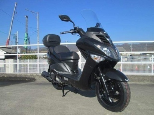 SYM RV125i タコメータ装備後期モデル 実走行7,000㎞ 整備済み トップケース付き スペアキー取説あり 正規輸入車