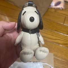値下げ　限定品　未使用　すヌーピー×coach キーホルダー
