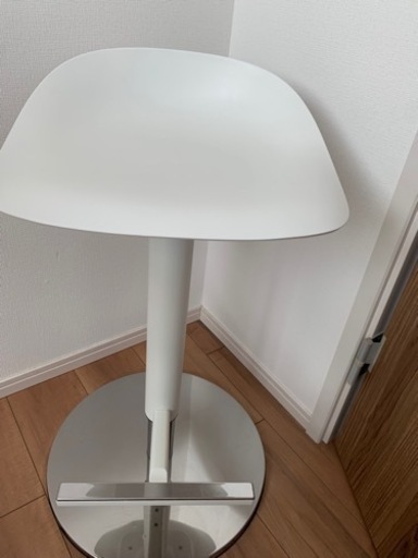 JANINGE ヤニンゲ カウンターチェア　ホワイト