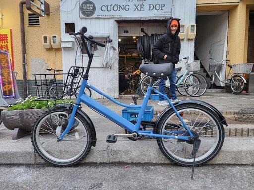 　美品　ミニベロ自転車　２０インチ　ライト　付き　青　配達可能