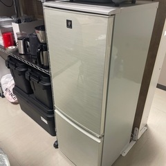 家具 冷蔵庫 シャープ製 幅48cm 奥行 54cm 高さ 129cm