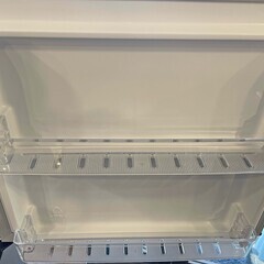 ●新春特価！！●近郊配送可能(^^♪●2020年製　Hisense　2ドア　227L　冷蔵庫　HR-B2302　中古品●相模原　横浜　神奈川●ハイセンス