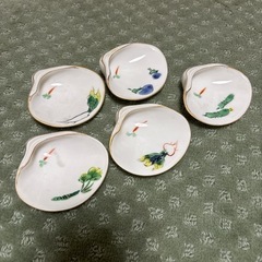 貝殻の陶器小皿