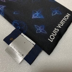 LOUIS VUITTON ルイ・ヴィトン　スカーフ　バンドー・マヒナ　 シルク ノワール　ネイビー　品番M77420 新品同様　正規直営店物