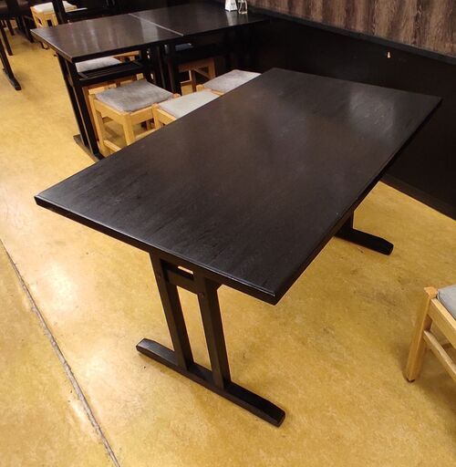 【美品】3台飲食店で10カ月間使用　飲食店テーブル　業務用テーブル4人用×3個　直接引き取りorご購入者様負担での配送