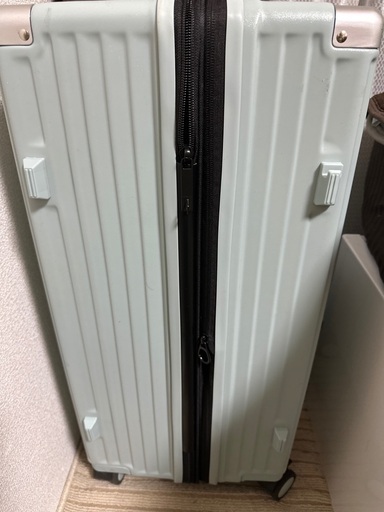 多機能キャリーケース　充電USBあり