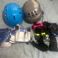 ［子供用］インラインスケート用ヘルメットなど（２セット）