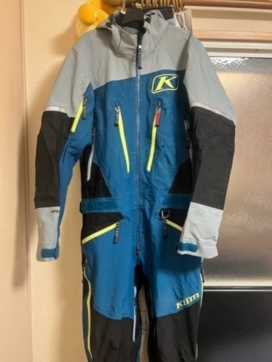 スノーモービルウェア