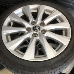 トヨタ純正17インチ 225-45/17 バリ山タイヤ