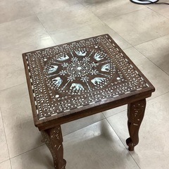 インド製のサイドテーブル