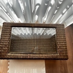 バリ家具風　籐のガラス天板ローテーブル