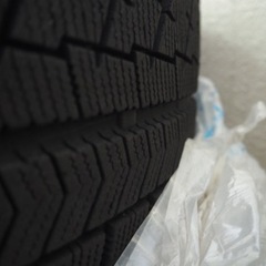 スタッドレスタイヤ　ブリヂストン　ブリザック　VRX　215/60R16