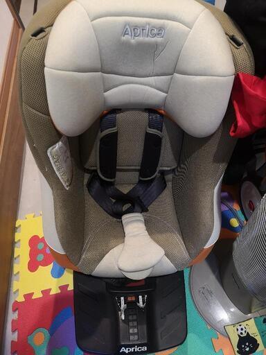 アップリカ　回転式チャイルドシート　クルリラ　ISOFIX