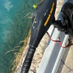 船外機　エレキモーター本体＋バッテリー1個  免許証不要　すぐ使えます。