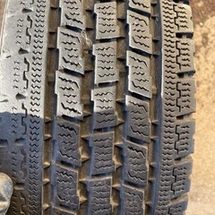 TOYOスタッドレスタイヤ　195/80R15 107/105L