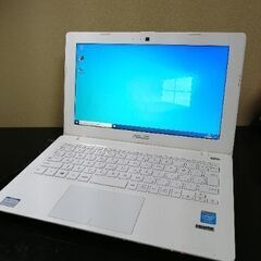 ASUS X200M ノートパソコン　(訳あり)