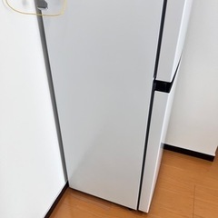 今年購入した新品冷蔵庫⭐️ハイセンス 【右開き】124L 2ドアノンフロン冷蔵庫 e angle select HRB12E3W
