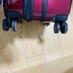 綺麗なスーツケース S サイズ、一回しか使わない。