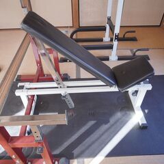 ベンチプレス用ベンチ及びバーベルシャフト他筋トレ用品各種【3万円・運搬できる車所有の方に限る・引き渡しは土日の正午まで】