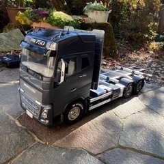タミヤ1/14ボルボ木材運搬車 タミヤ1/14ボルボ木材運搬車 TAMIYA 1/14 R/C VOLVO FH16