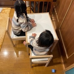 IKEA イケア　子供用　テーブル　イス2脚