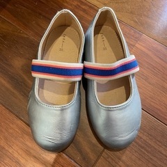 女の子　ZARA  スリッポン