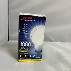 未使用品 TOSHIBA 東芝 電球形LEDランプ 60W E2...