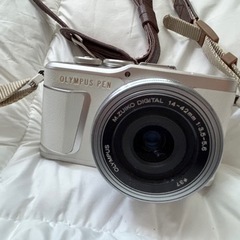 OLYMPUS PEN （ホワイト）